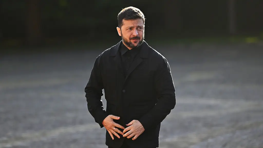 Volodmyr Zelenskyj klädd i svart