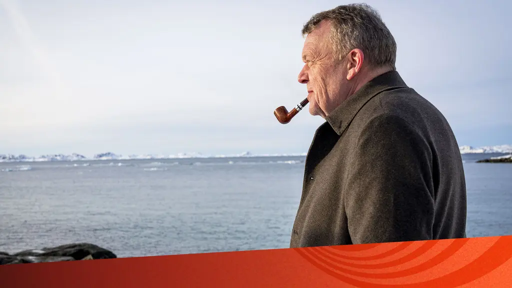 Lars Løkke Rasmussen med pipa i munnen på Grönland.