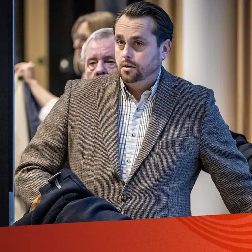 Kommunstyrelseordförande i Staffanstorp Christian Sonesson (M) anländer till tingsrätten i Lund.