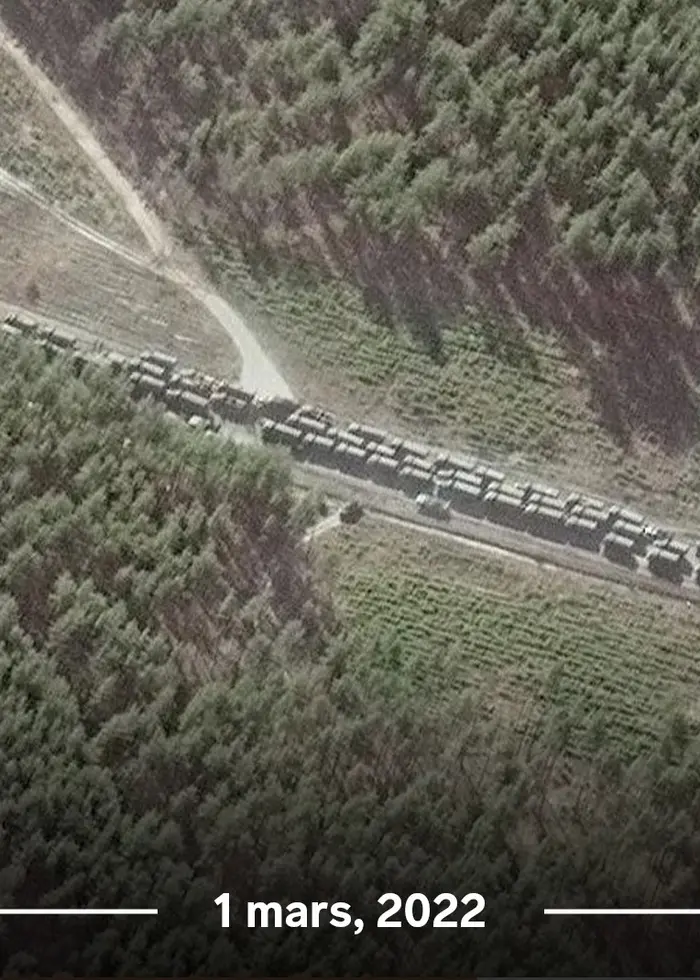 Satellitbilden från amerikanska företaget Maxae Technologies visar en del av en konvoj i närheten Ivankiv, norr om Kiev i Ukraina.