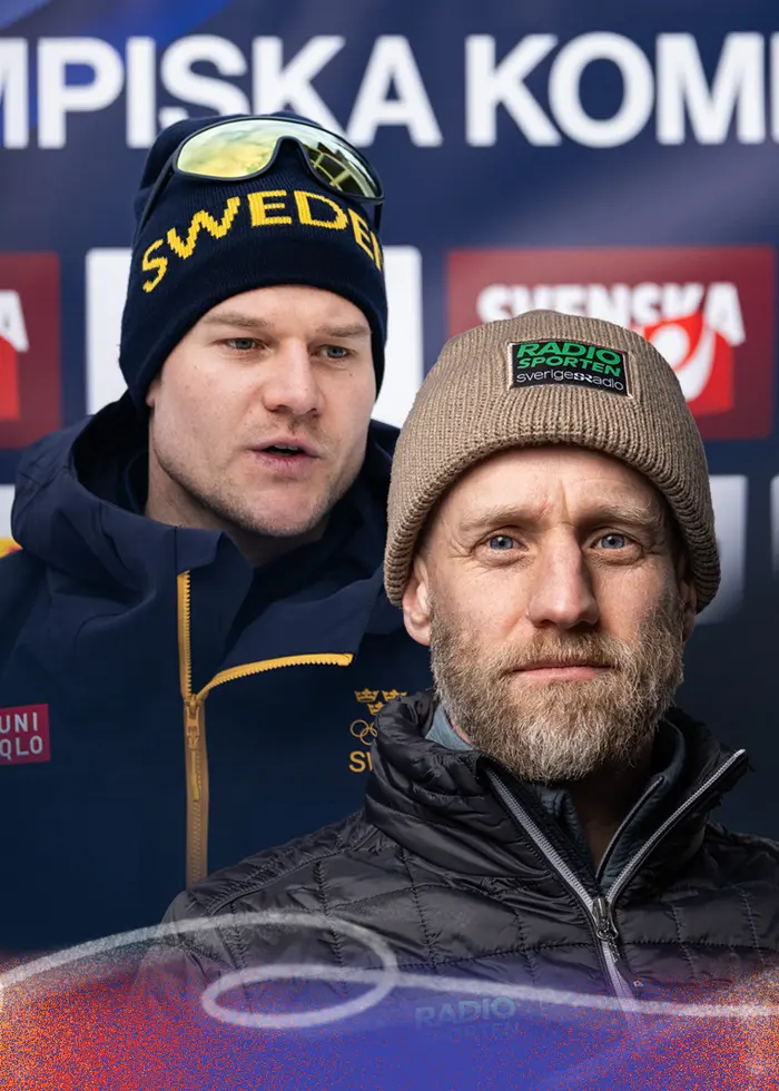 Två personer klädda i vinterkläder står utomhus. Den ena bär en mössa med texten 'SW...' och den andra en jacka med en grön logotyp som det står 'Radio Sweden' på.