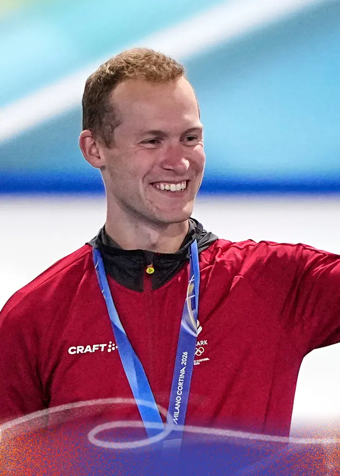 Viktor Hald Thorup firar efter OS-silver.