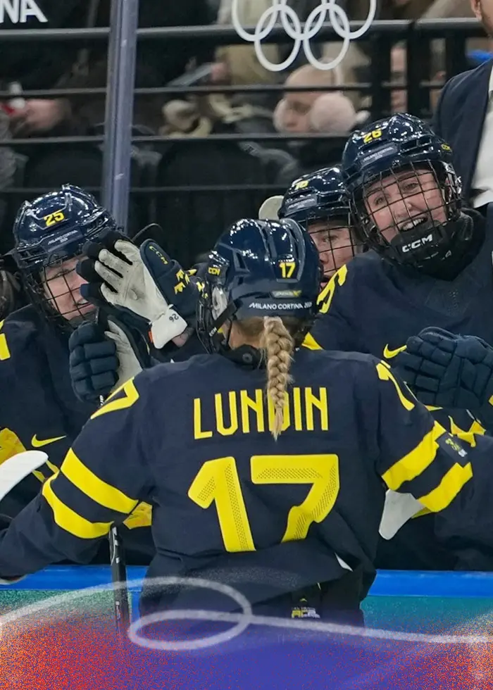 Tre Kronor dam OS 2026. Foto: Hassan Ammar  /AP/TT