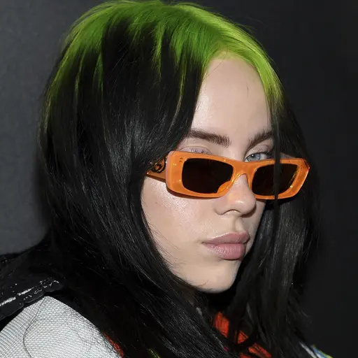 Collage på Billie Eilish, Natalie Portman och Olivia Rodrigo