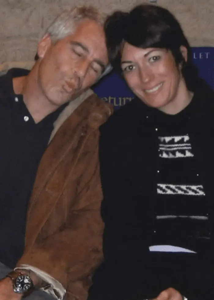 Jeffrey Epstein och Ghislaine Maxwell. Foto: Handout av amerikanska justitiedepartementet/AFP/TT.