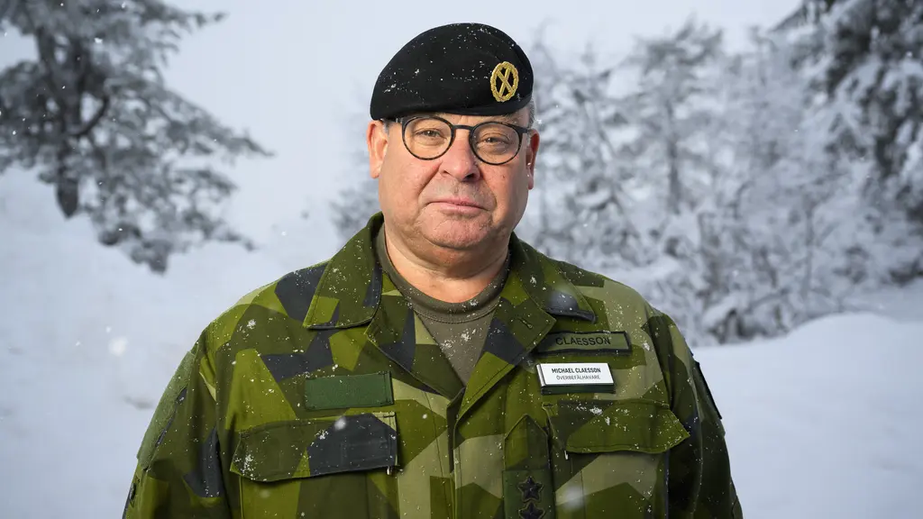 Bilden föreställer Sveriges överbefälhavare Michael Claesson