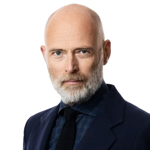 Ekonomikommentator Knut Kainz Rognerud är inklippt framför en bild på Lytens vd Matthias E J Arleth.