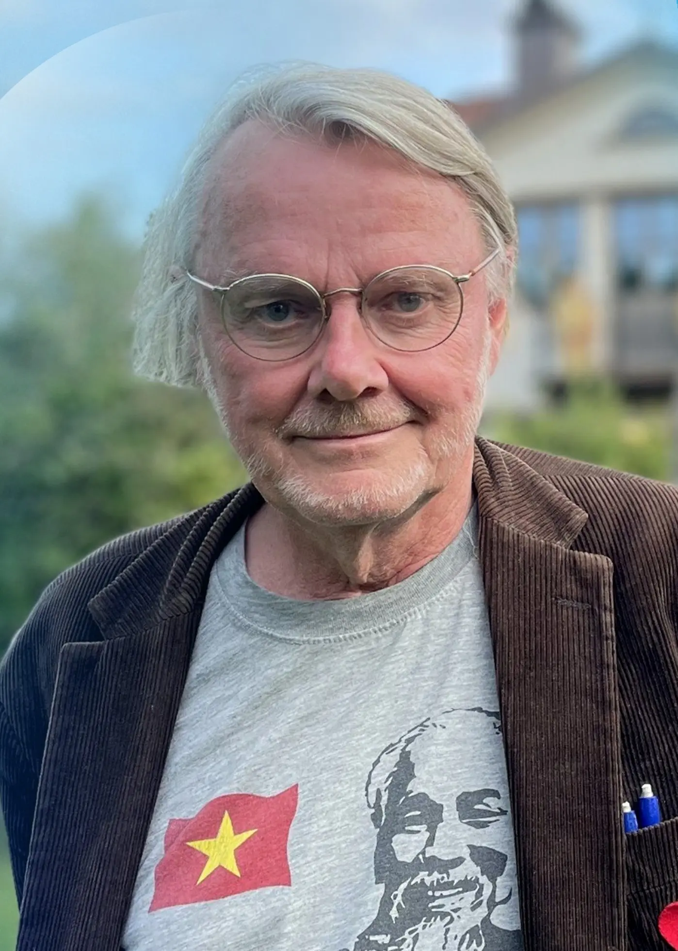 Hotelldirektören Lasse Diding och Söndagsintervjuns programledare Martin Wicklin.