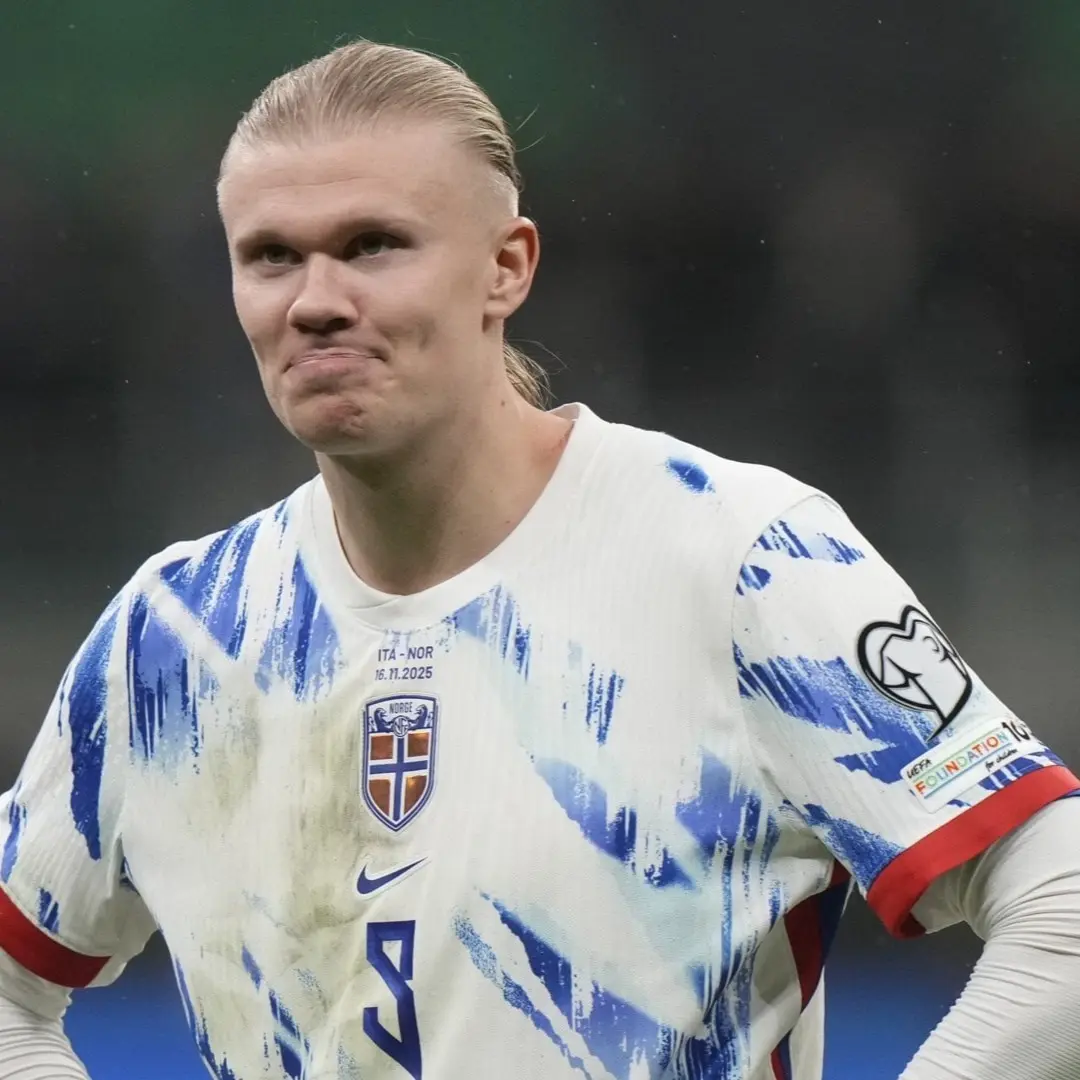 Erling Haaland till höger