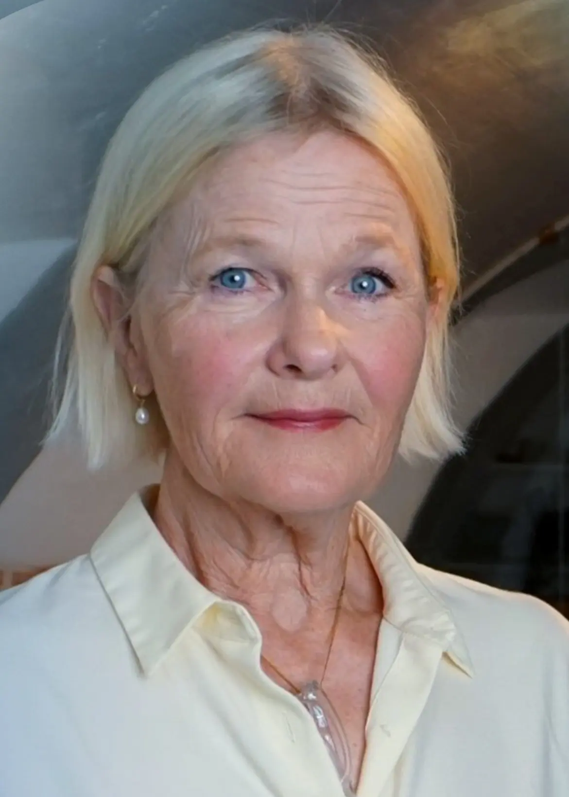 Sissela Kyle, skådespelare och regissör, och Martin Wicklin, Söndagsintervjuns programledare.