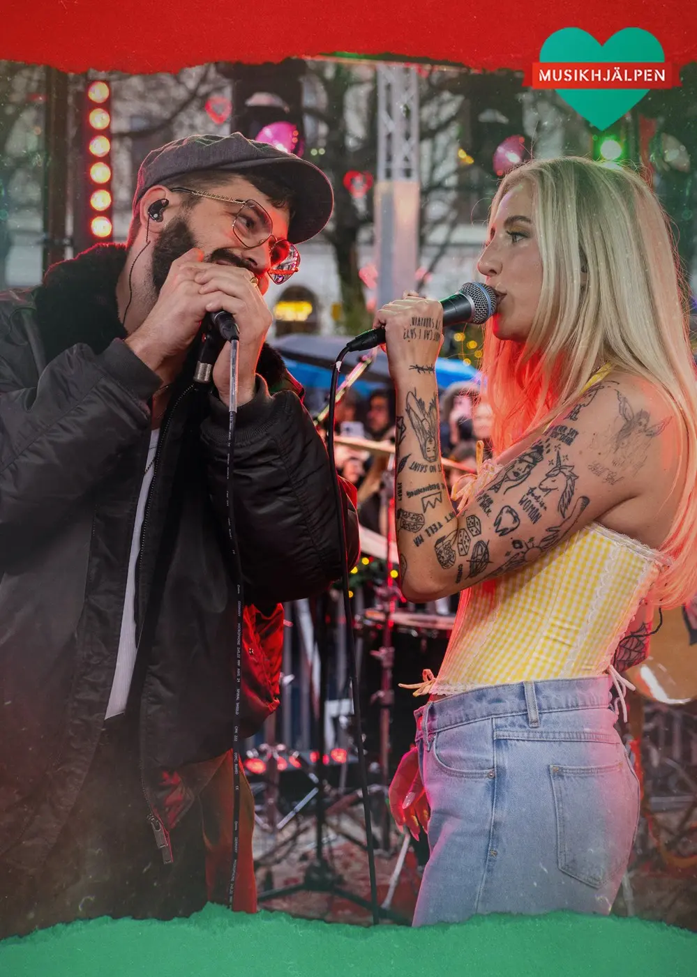 Peg Parnevik  Simon Superti sjunger i buren.