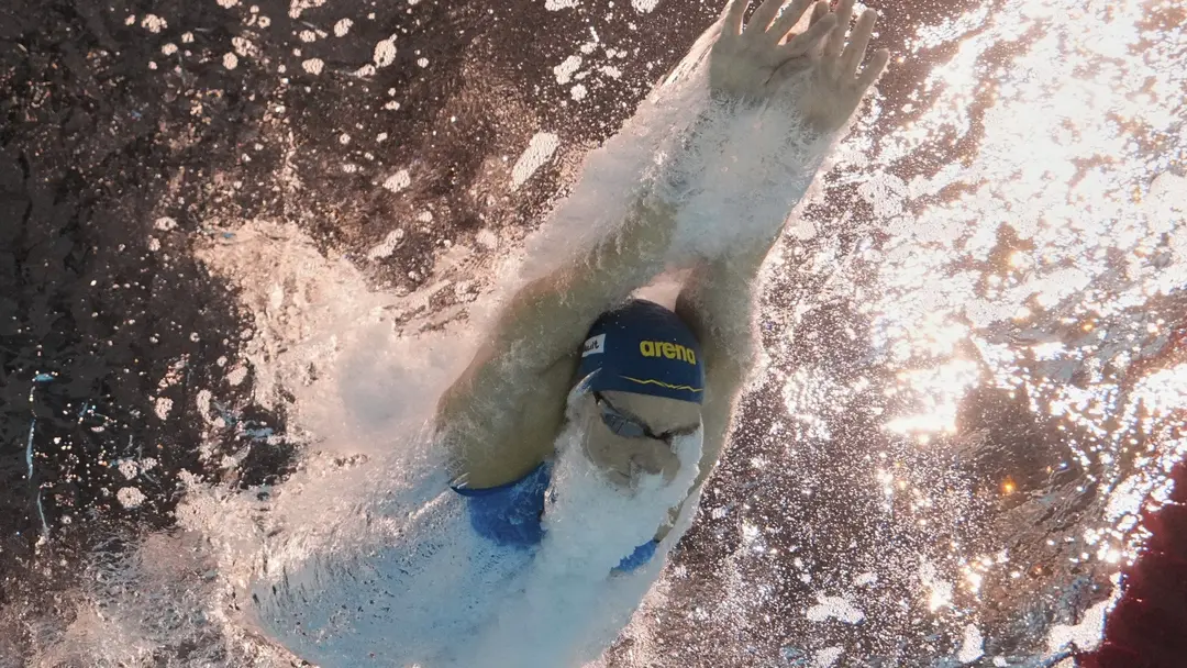 Louise Hansson i bassängen