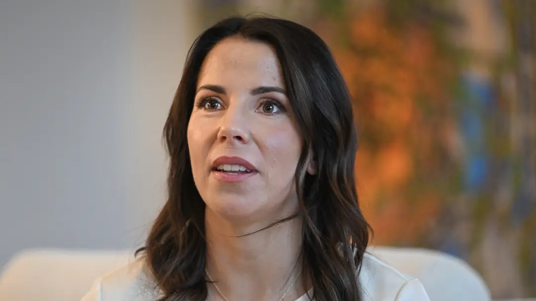 STOCKHOLM 20231031
Förre skidstjärnan Charlotte Kalla är aktuell med boken ”Skam den som ger sig”.
Foto: Jonas Ekströmer / TT 