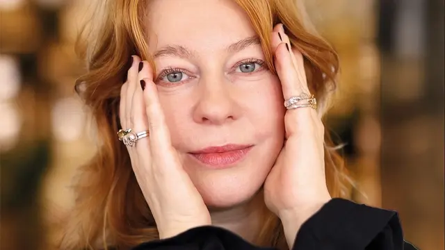 Lina Ryden Reynols debuterade som poet 2019 med Läs mina läppar. 