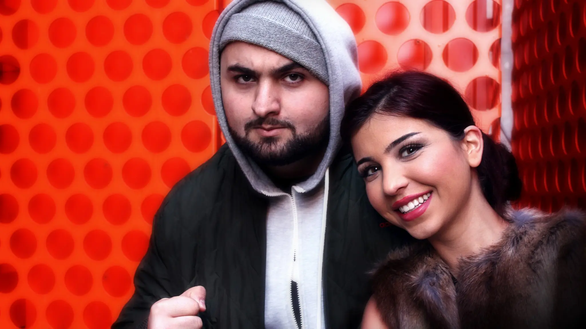 Hamza Ftouni & Mona Hadad leder Eftermiddagsshowen. Foto: Stephanie Londéz/SR