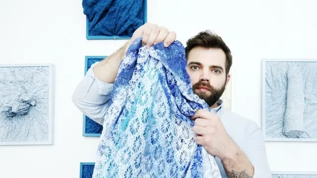 Konstnären Jérémy Gobé jobbar med spets som material.