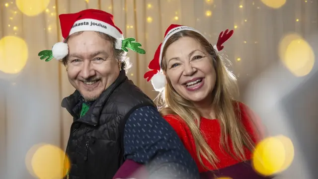 Soili ja Waronen palaavat studioon ja toivottavat joulun tervetulleeksi.