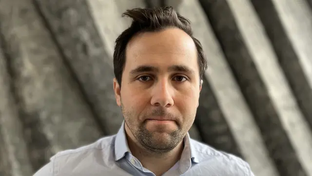 Bistånds- och utrikeshandelsminister Benjamin Dousa (M)