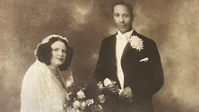 I Stockholms nattliv blir kraftatleten Miss Arona och den svarte boxaren George Sylvan ett udda par.