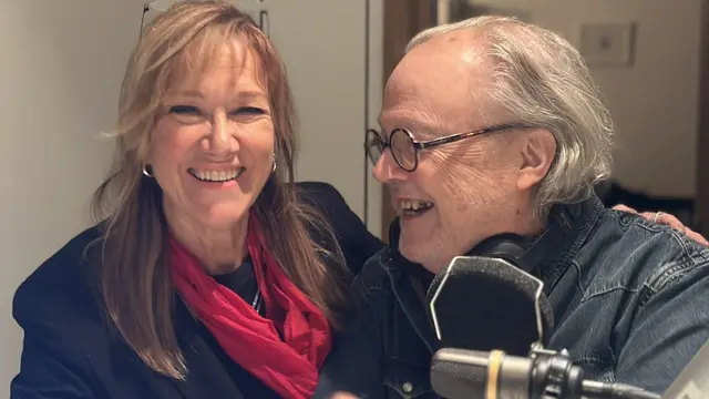 Lasse Lindbom möter programledare Gitte Tinglöf i P4 Dans