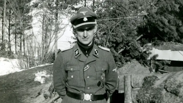 Svenskfrivilliga Hans-Gösta Pehrsson vid Narvafronten 1944.
