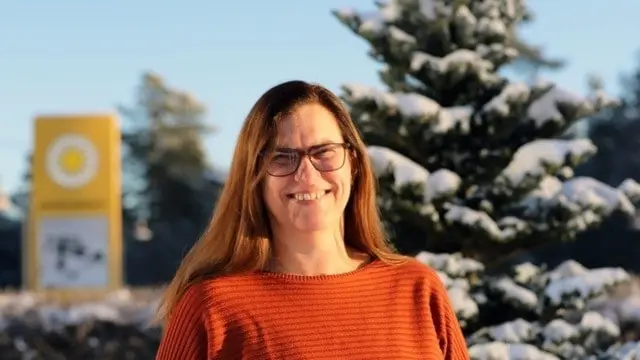 Ellen Moons utanför Karlstads universitet.