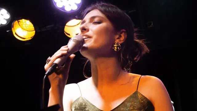 Vokalisten och komponisten Emmalisa Hallander. 