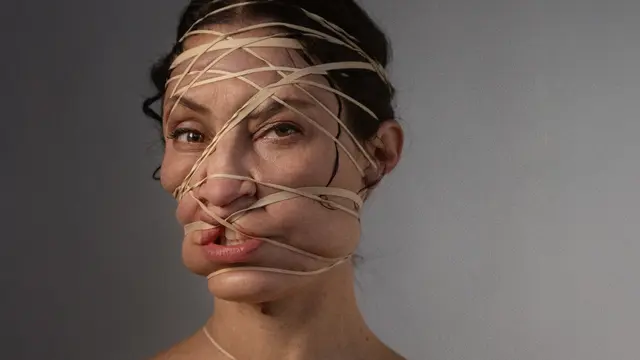 Bianca Cruzeiro i "En berättelse om smärta".