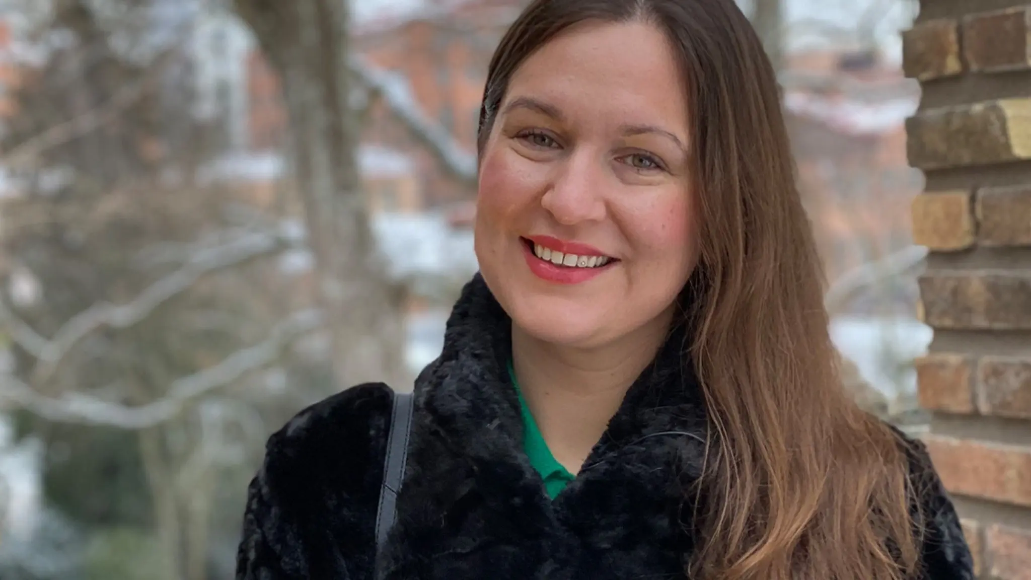 Bild på programledare Mirelle Gyllenbäck. 