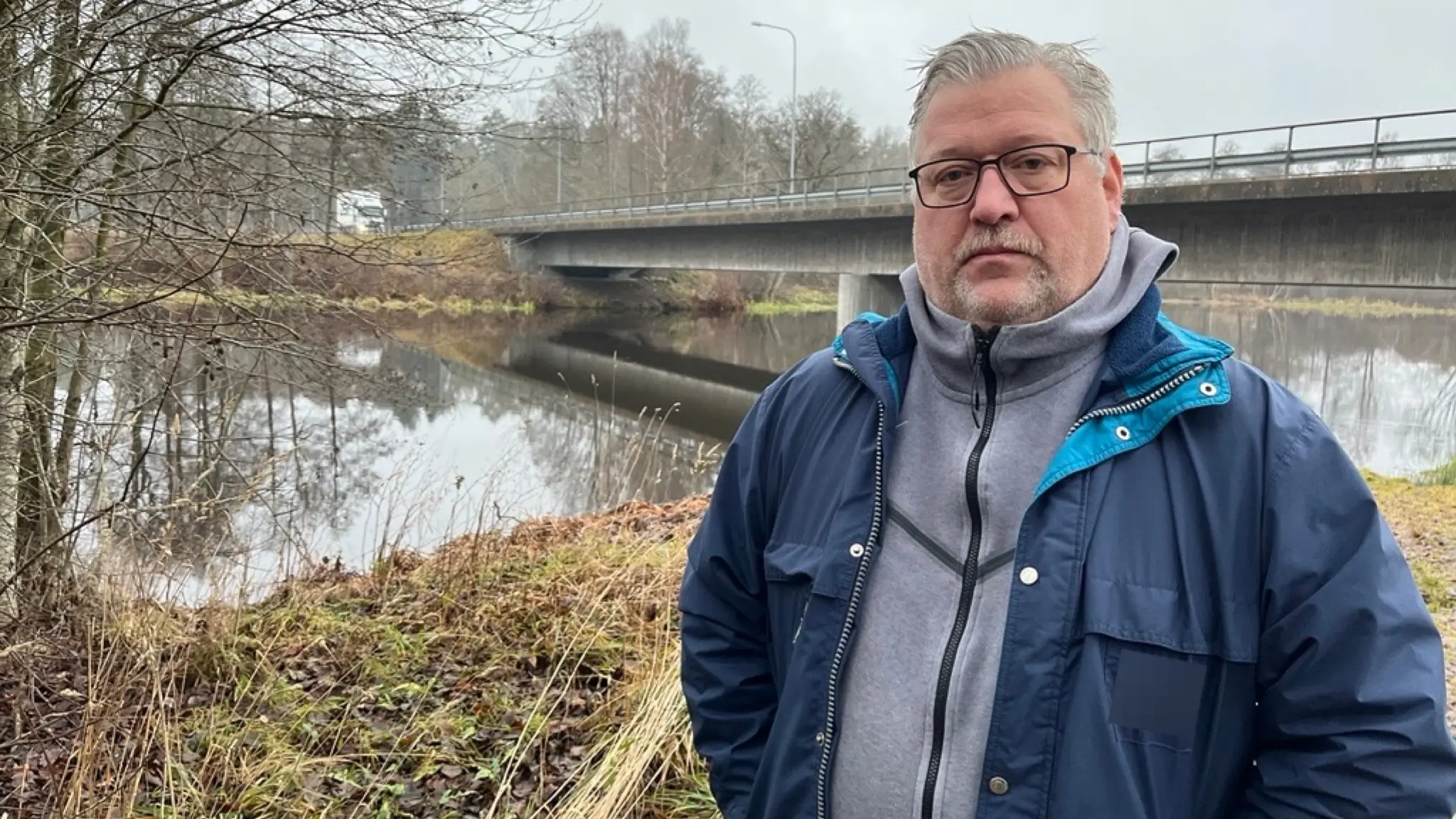 Hans Sjöberg tror Mattias ligger någonstans i Lagaån.