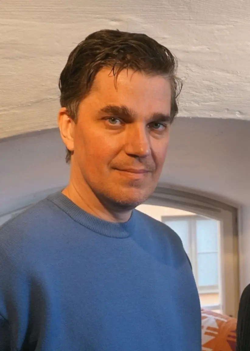 Forskaren Martin Kragh och Martin Wicklin, Söndagsintervjuns programledare.