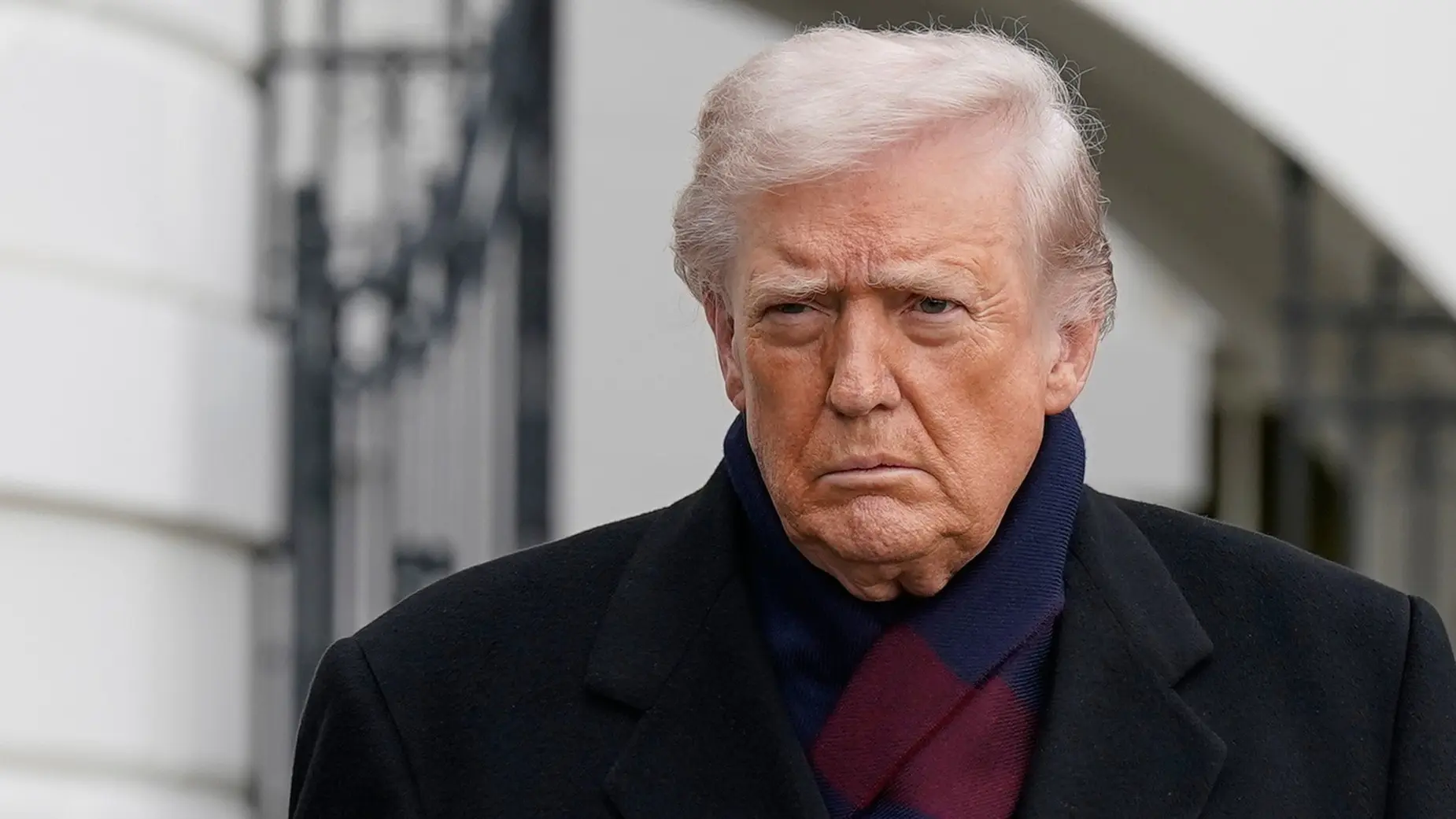 USA:s president Donald Trump säger att man sörjer tre patrioter och att man kommer hämnas om amerikanska styrkor attackeras igen.