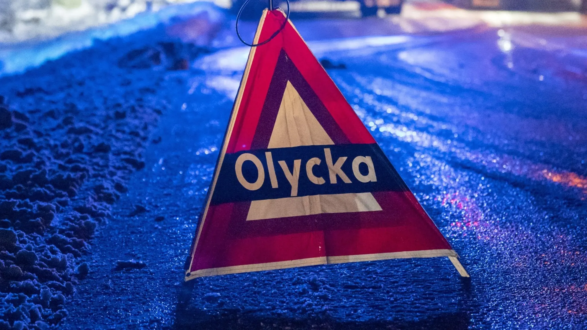 Triangel som varnar för olycka. Genrebild