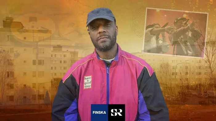 Porträttbild på Adam ”Tensta” Taal, iklädd en blå keps och en rosa jacka med blåa och svarta ärmar, mot ett bildmontage med ett höghuskvarter i Tensta samt ett foto på Adam Tensta som uppträder på scen.