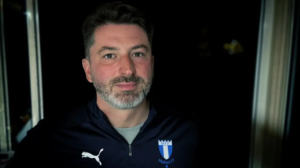 Mladen Blagojevic, en man med gråsprängtskägg, i en träningsjacka 
