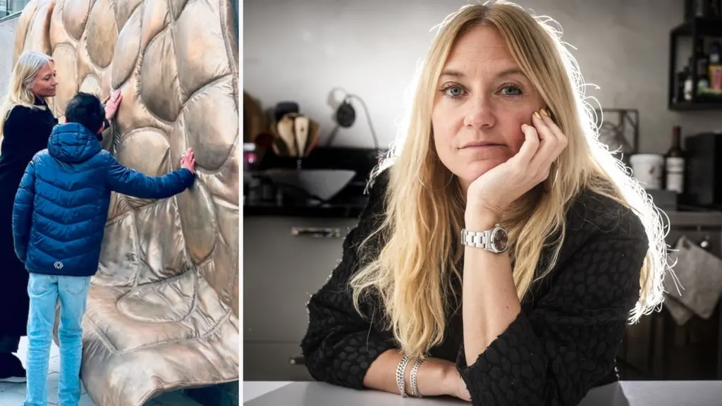 Enn kvinna och ett barn vid minnesmärket för terrordådet på Drottninggatan i Stockholm. En blond kvinna med huvudet i handen till höger.

För åtta år sedan förlorade Annika Bevington sin make i terrordådet på Drottninggatan.

I 30 timmar sökte hon svar på om han levde eller var död.

Nu har hon tillsammans med två andra startat en förening som ska leda till bättre stöd till drabbade vid nationella trauman.
