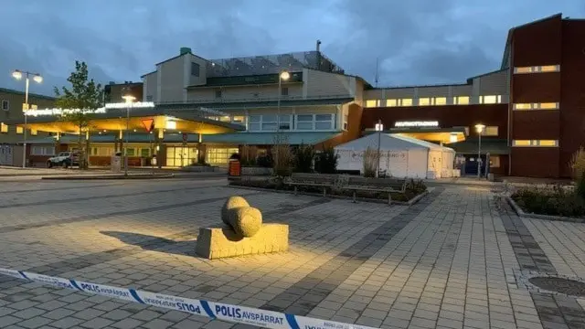 Avspärrat framför Mölndals sjukhus