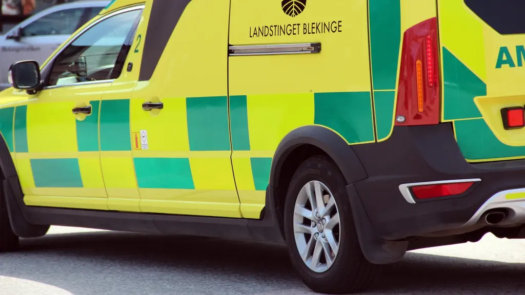Sidan på en gul ambulans