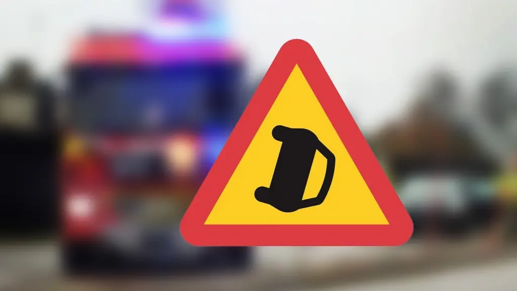 Varningsmärke: trafikolycka.