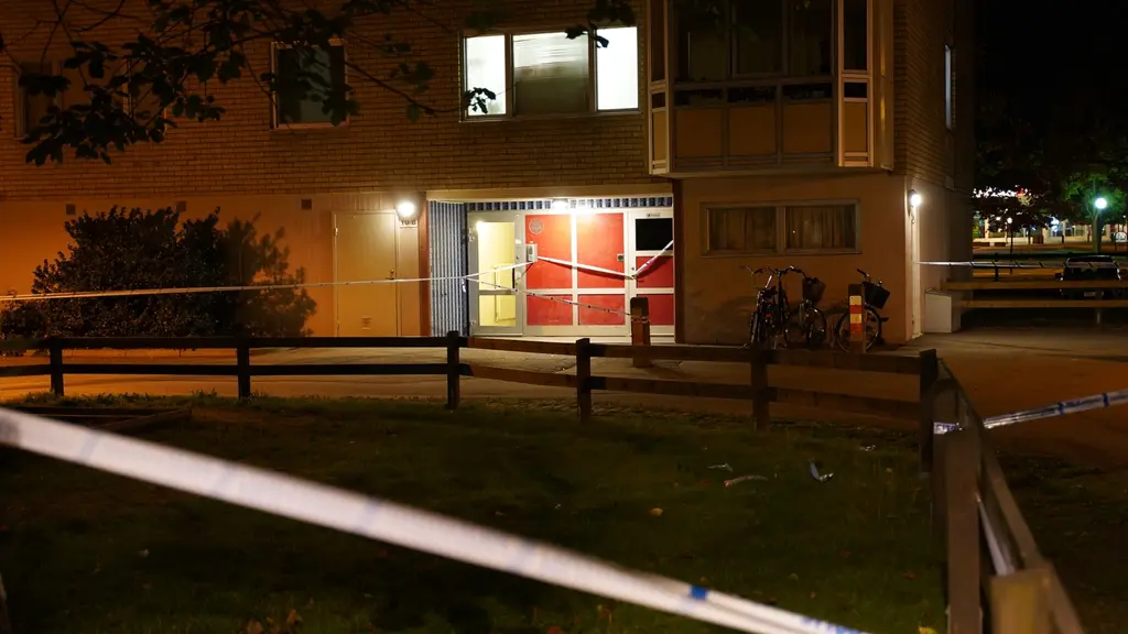 Platsen där polisen blev knivhuggen
