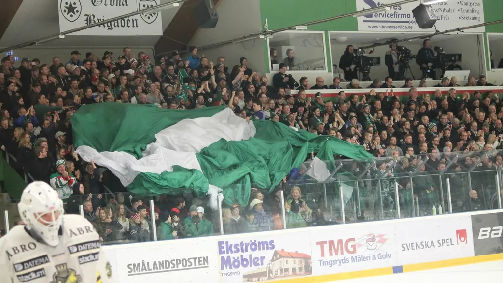 Tingsryds supportrar firar