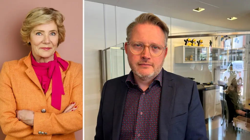Maria Larsson, ordförande SPF Seniorerna i orange kavaj och cerice knytblus står med armarna i kors framför en rosa vägg. Mikael Gidlöf, chef på välfärdsförvaltningen i Kramfors står framför kommunens reception. 