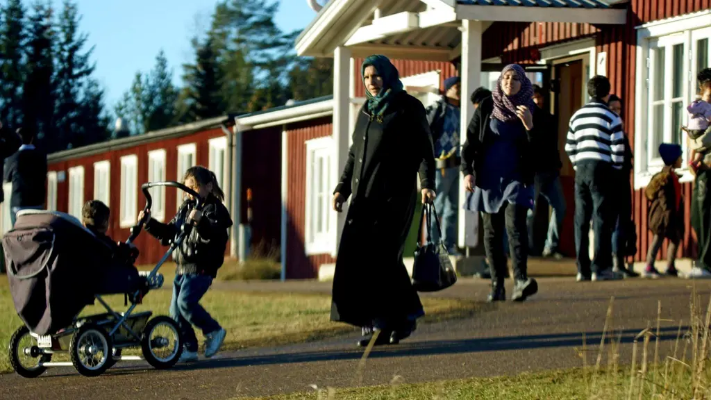 Flyktingar vid det tillfälliga flyktingboendet på Åstön. Foto: Sven Jansson/privat