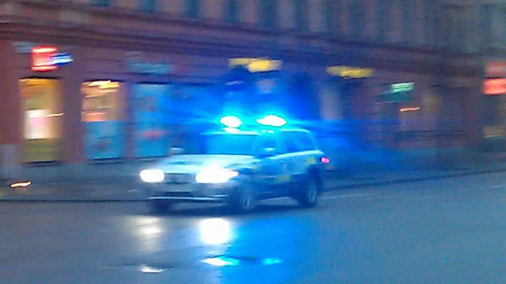 Polisbil på utryckning (arkivbild). Foto: August Bergkvist/Sveriges Radio  