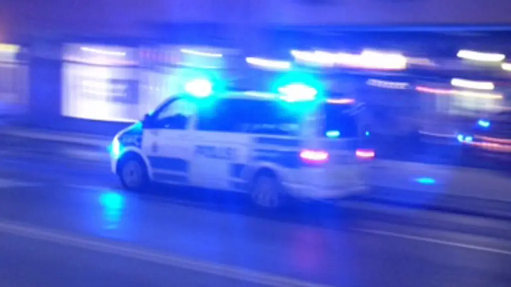 Polisbil på utryckning (arkivbild). Foto: August Bergkvist/Sveriges Radio 