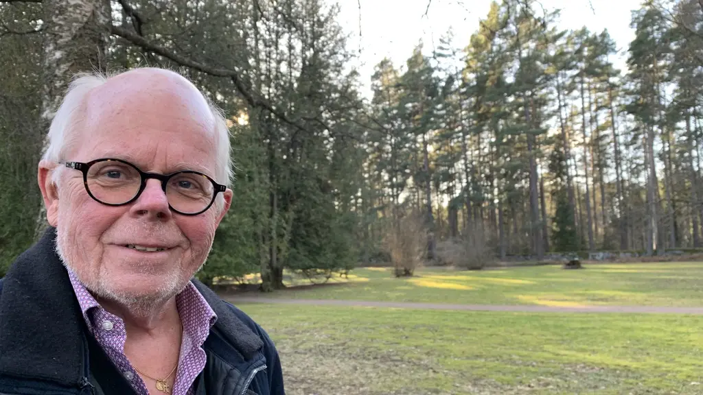 Tom Lundin på kyrkogården