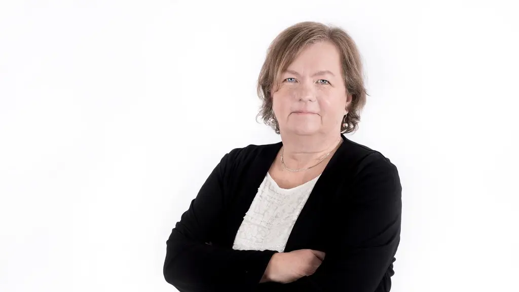 Mona Mörtlund är poet och dramatiker