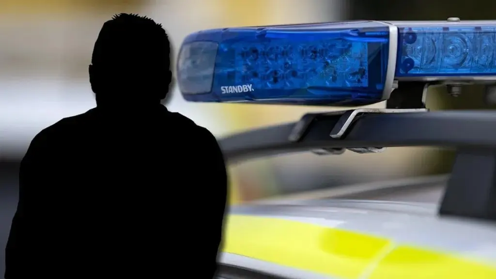 En person är skadad och har enligt polisen lindriga skador.