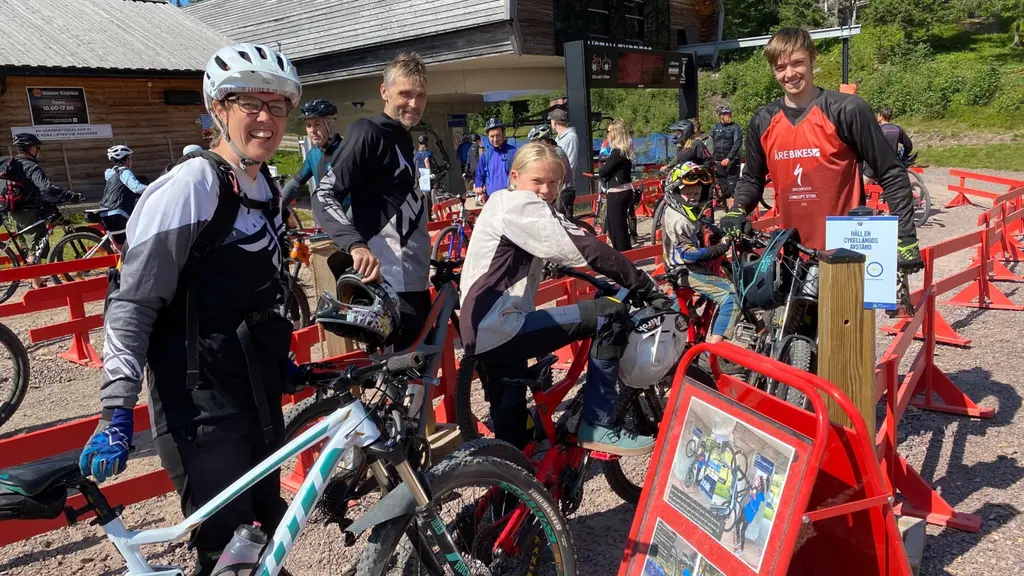Familjen Liljengren från Skåne har tagit sig till Sälen för att cykla. 