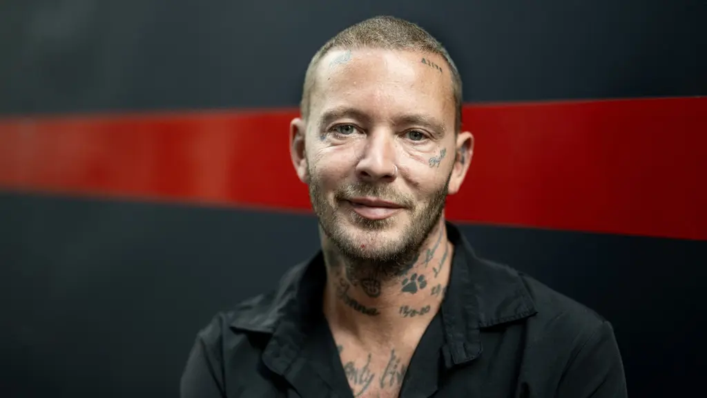 Joakim Lundell fick sina traumatiska minnen som 31-åring | Sveriges Radio